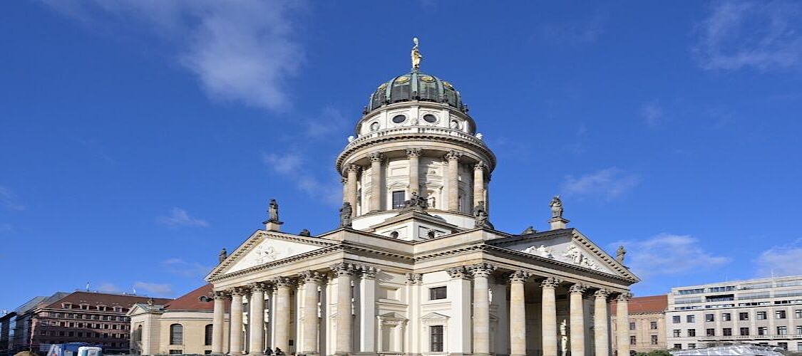 Blick auf Französischen Dom und Französische Friedrichstadtkirche